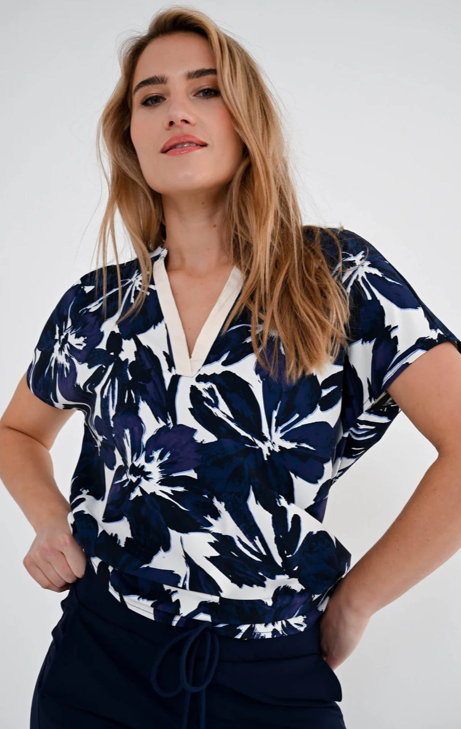 Maicazz travel Mumbai top