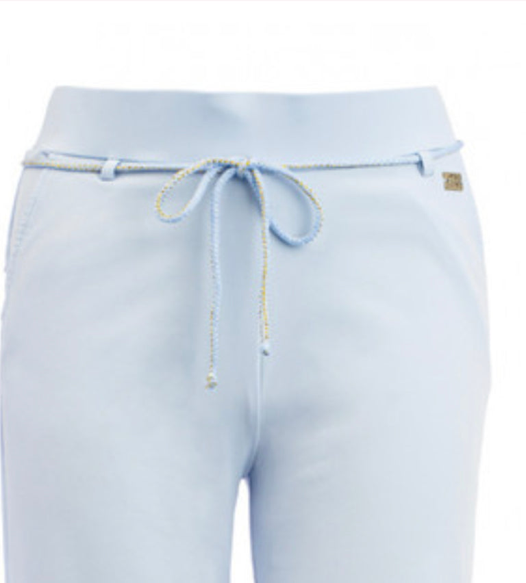 TQAmsterdam travel broek Romee babyblauw