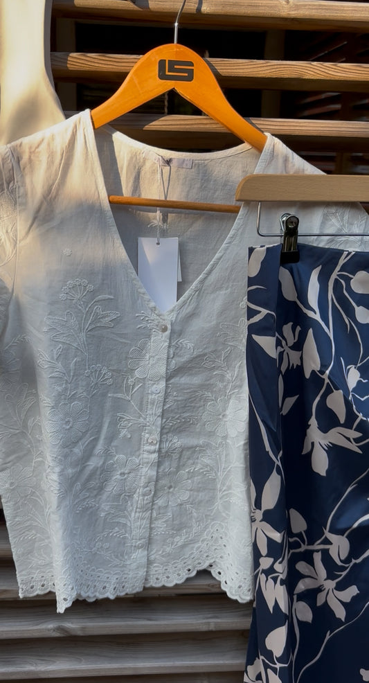 Blouse met borduur schulp Rand