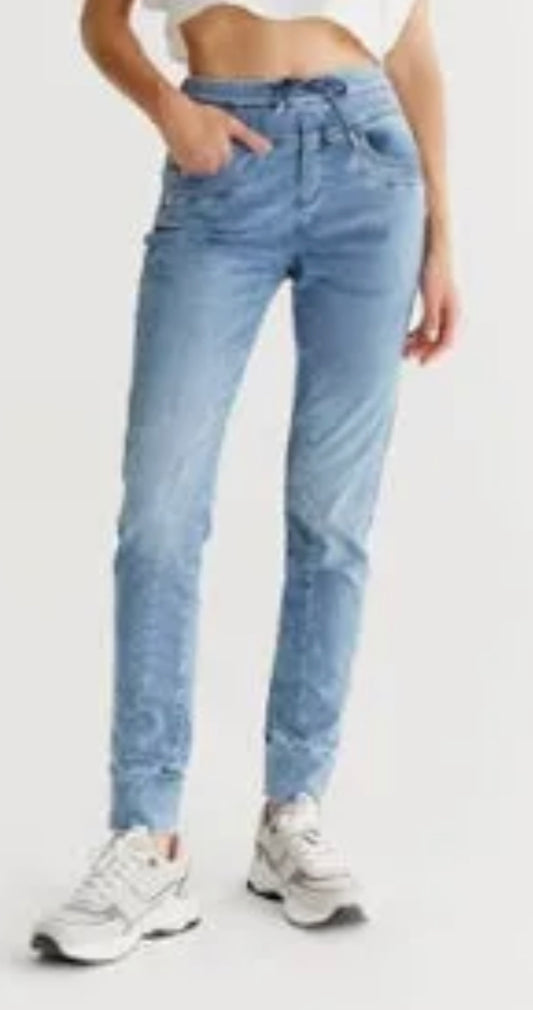 COJ jog jeans
