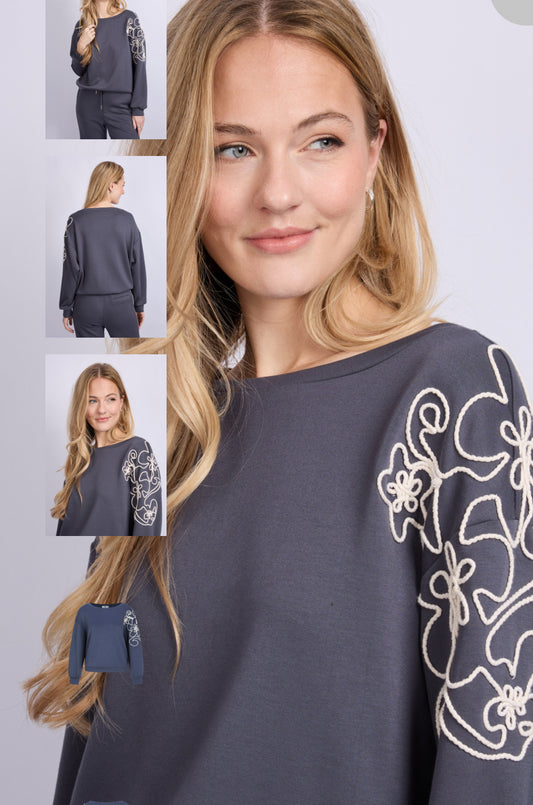 CSTheLabel Wilhelmina sweater