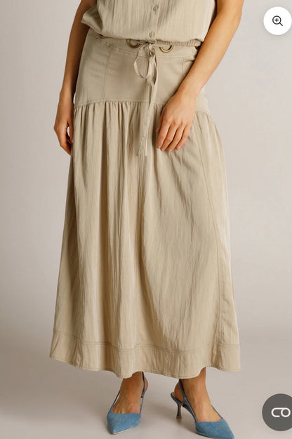 Ivy Beau rok Dayna kit