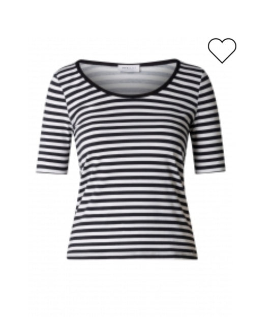 Ivy Beau Streep shirt
