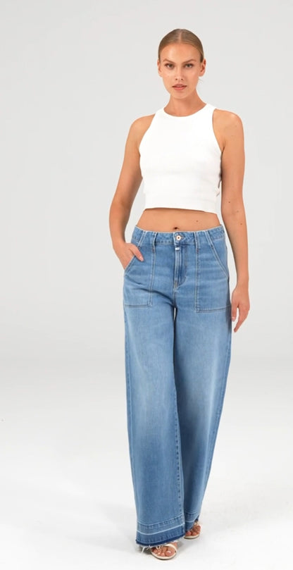 COJ Lulu wide leg jeans light blue fancy bottom l32