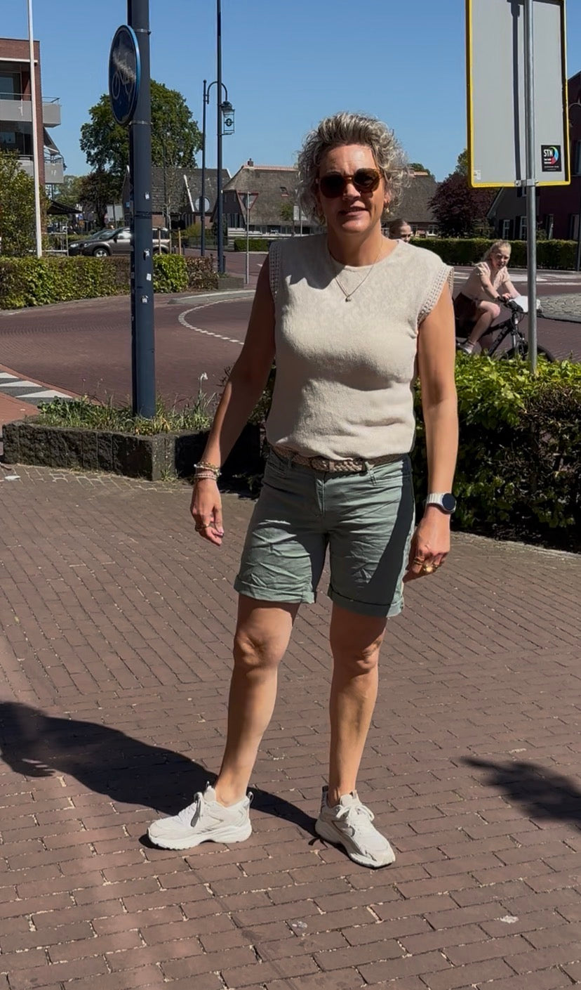 Bermuda / korte broek groen incl riem