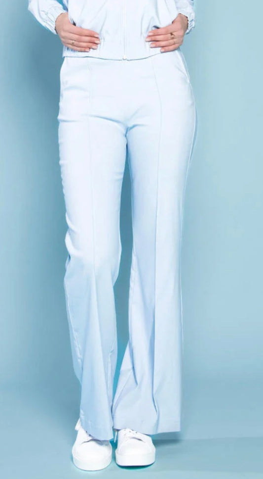 TQAmsterdam travel broek Romee babyblauw